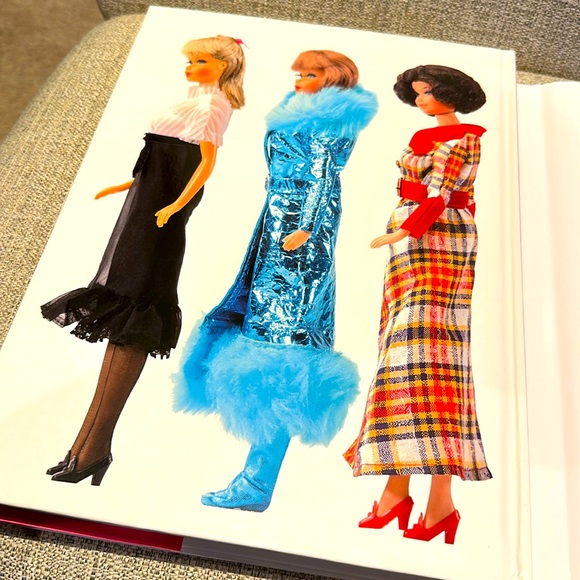 “Barbie Takes The Catwalk” Book - Picture 6 of 7